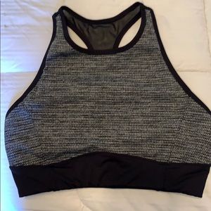Lucy sports bra size Medium